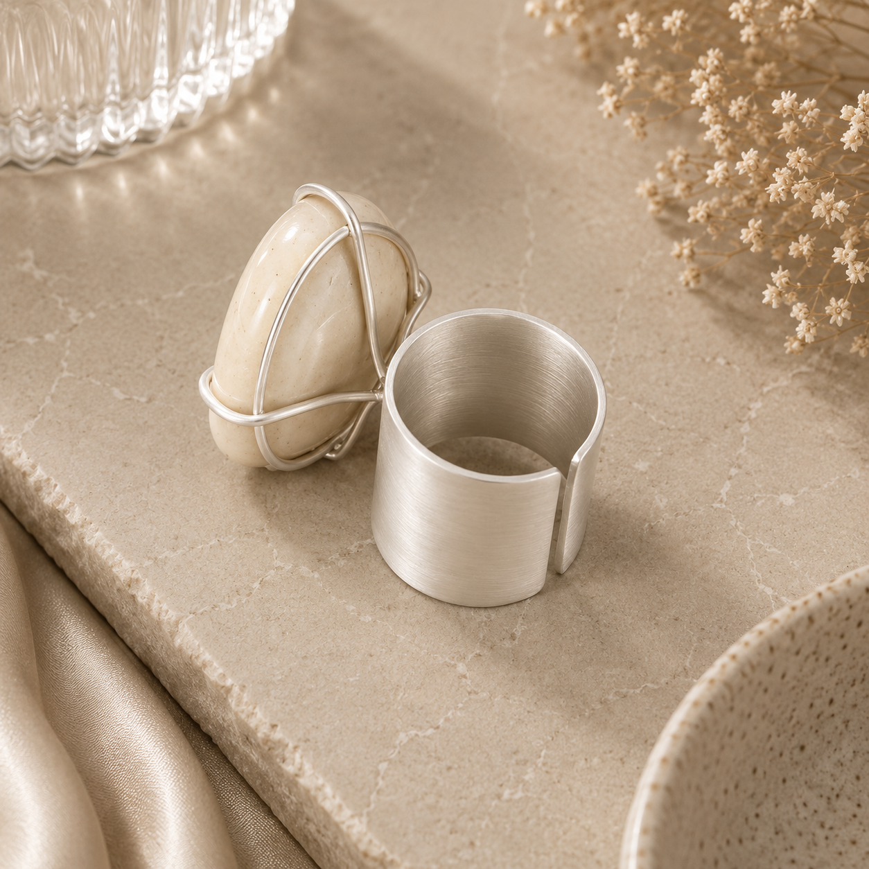 ANUVA Deep Lakes Ceramic Ring Silver Wide Band Crackle Stone