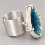 ANUVA Deep Lakes Ceramic Ring Silver Wide Band Crackle Stone
