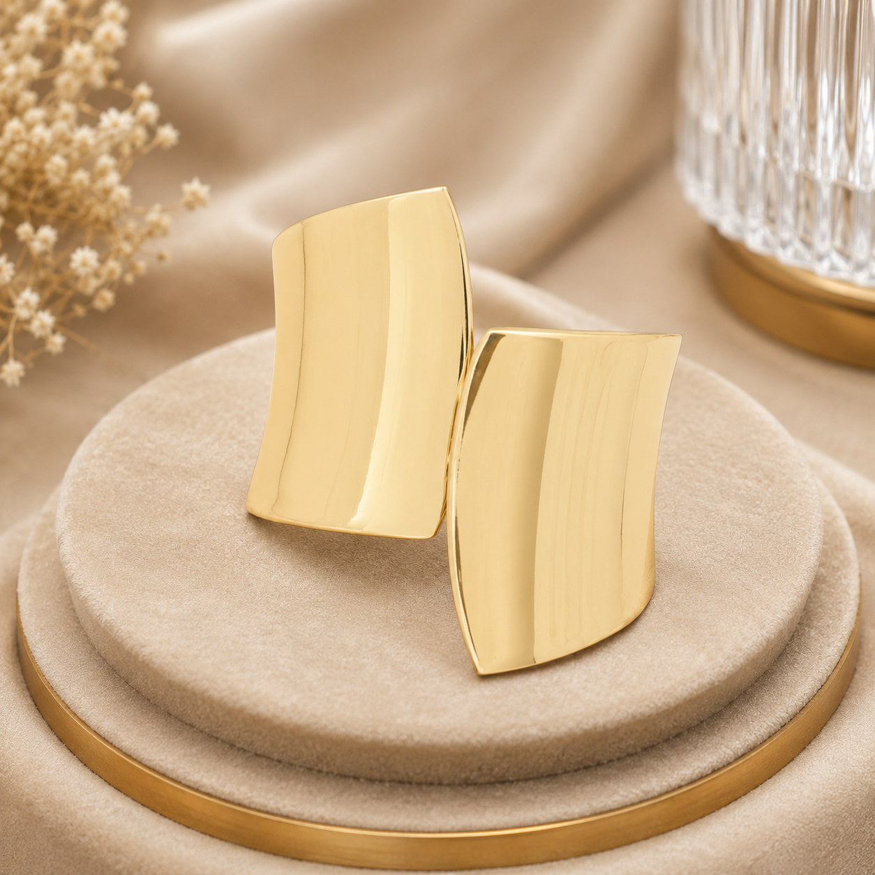 ANUVA Luce Dorata Gold-Toned Sculptural Wave Cuff Stainless Steel