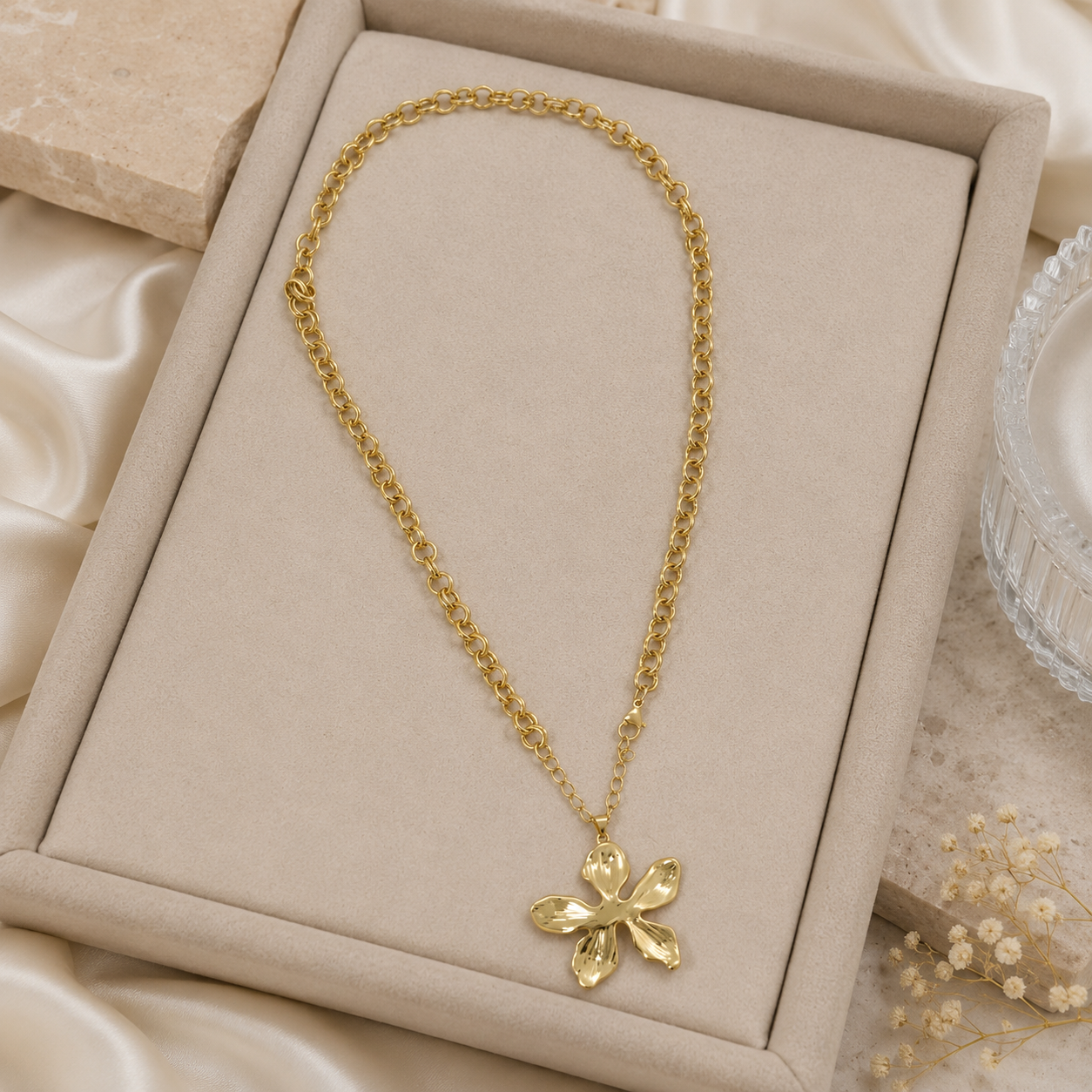 ANUVA Gold-Toned Fleur Sculpt Pendant Necklace Brass Flower Chain
